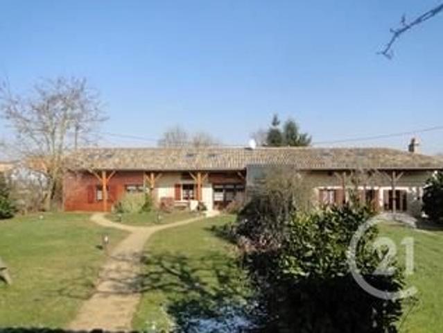 Vente Maison 9 pièces 255 m2 Lezay