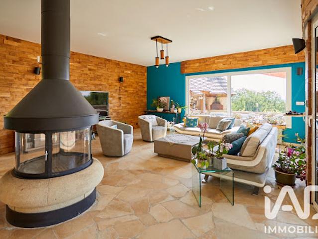 Vente Maison 9 pièces 256 m2 La Geneytouse