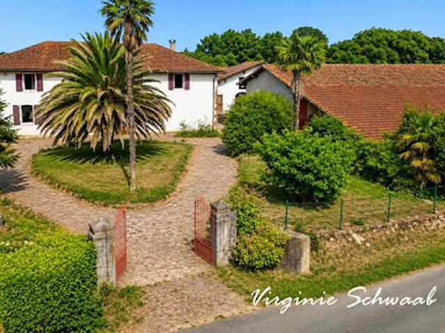 Vente Maison 9 pièces 256 m2 Tilh