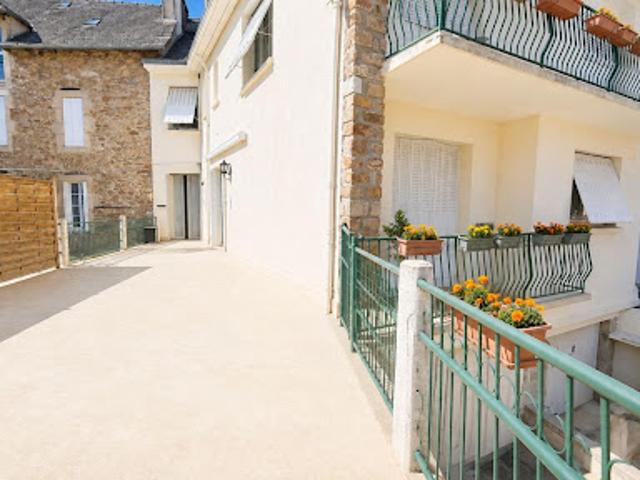 Vente Maison 9 pièces 250 m2 Cassagnes Bégonhès