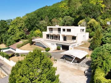 Vente Maison 9 pièces 250 m2 Castelfranc