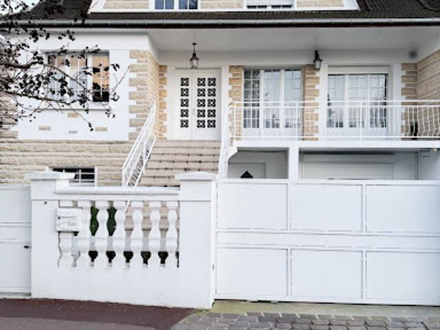 Vente Maison 9 pièces 250 m2 Le Blanc Mesnil