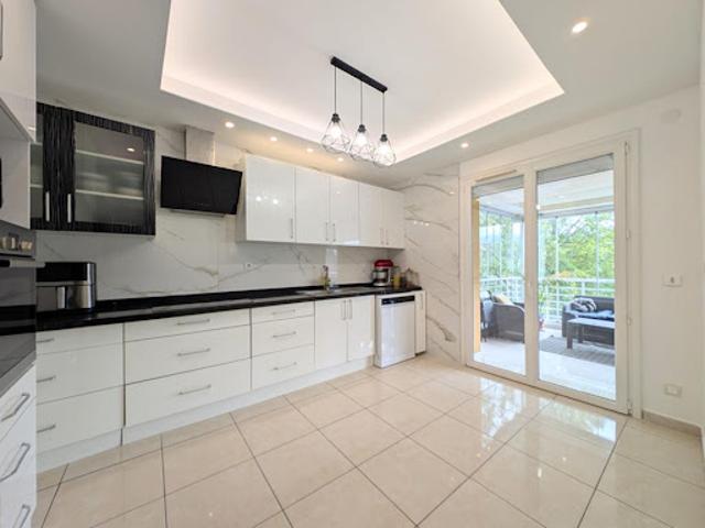 Vente Maison 9 pièces 250 m2 Le Pont de Claix