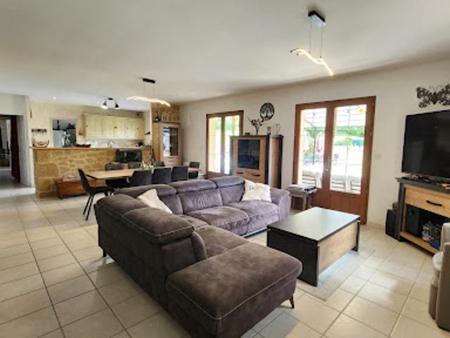 Vente Maison 9 pièces 253.2 m2 Castelnaud la Chapelle