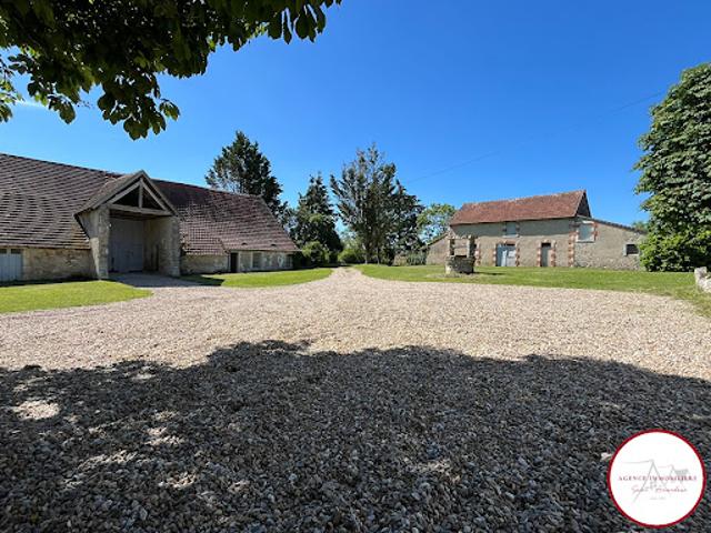 Vente Maison 9 pièces 266 m2 Nozieres