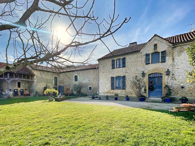 Vente Maison 9 pièces 260 m2 Maubourguet