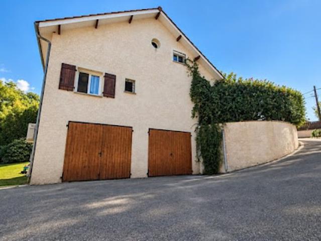 Vente Maison 9 pièces 260 m2 Faverges de la Tour