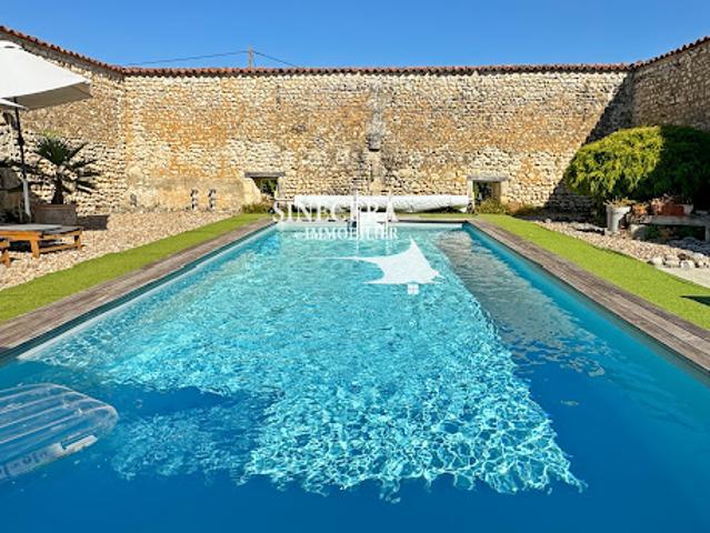 Vente Maison 9 pièces 260 m2 Riberac