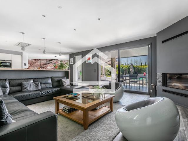 Vente Maison 9 pièces 260 m2 Saint Aubin de Médoc