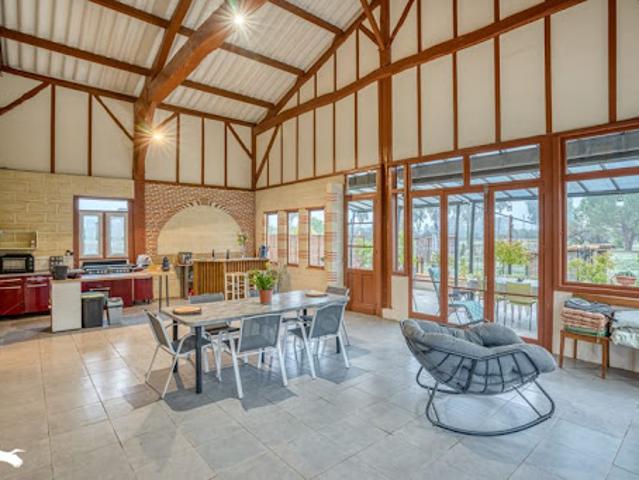 Vente Maison 9 pièces 260 m2 Saint Pardoux du Breuil