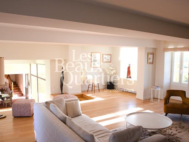 Vente Maison 9 pièces 260 m2 Vienne en Bessin