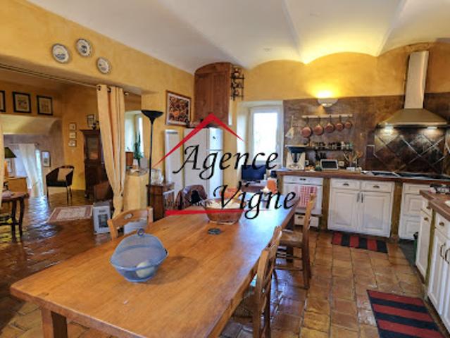 Vente Maison 9 pièces 263 m2 Barjac