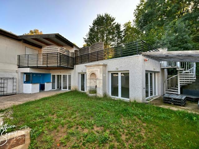 Vente Maison 9 pièces 274 m2 Saint Genis Laval
