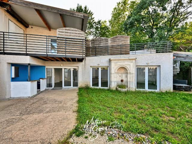Vente Maison 9 pièces 274 m2 Saint Genis Laval