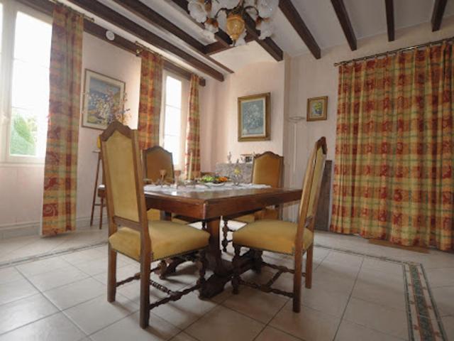Vente Maison 9 pièces 274 m2 Targon