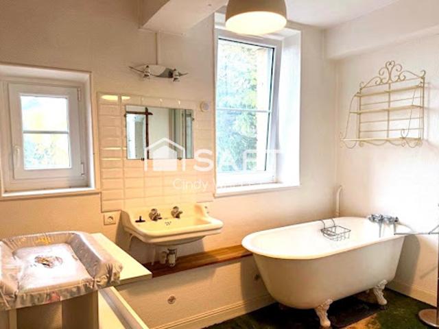 Vente Maison 9 pièces 277 m2 Montigny sous Marle