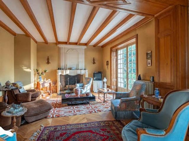 Vente Maison 9 pièces 277 m2 Jonzac