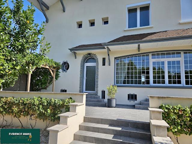 Vente Maison 9 pièces 278 m2 Veyrins Thuellin