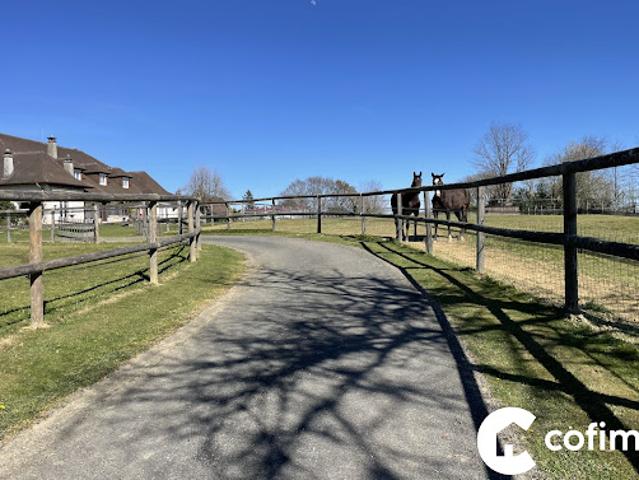 Vente Maison 9 pièces 278.77 m2 Laslades