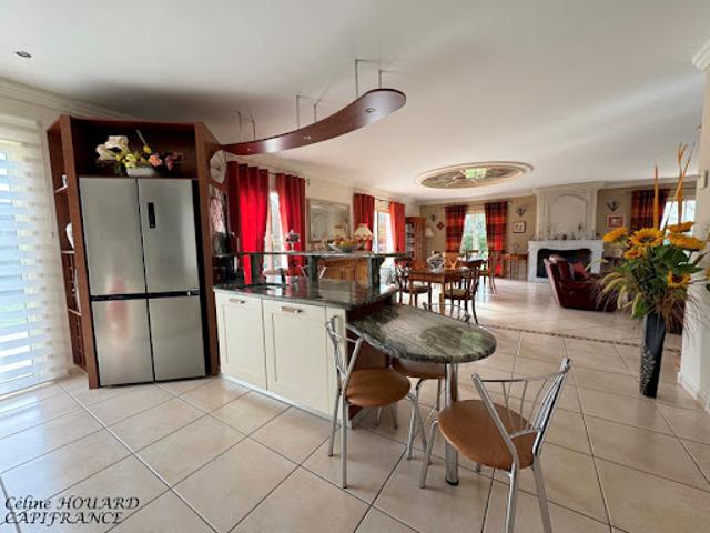 Vente Maison 9 pièces 270 m2 Corné