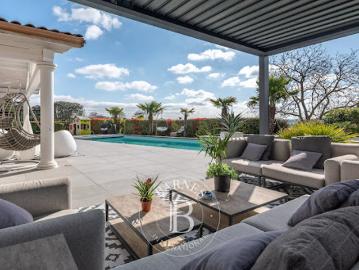 Vente Maison 9 pièces 270 m2 Saint Genis Laval