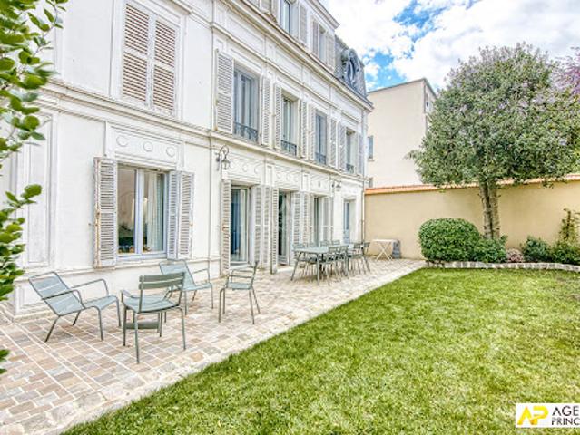 Vente Maison 9 pièces 271.76 m2 Versailles