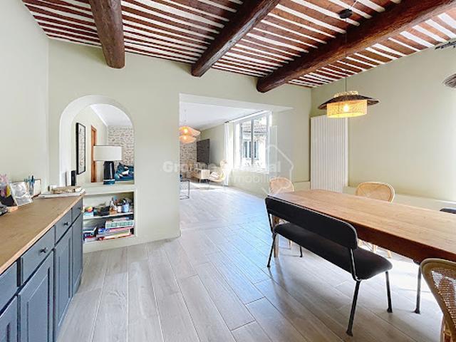 Vente Maison 9 pièces 272 m2 Sainte Cécile les Vignes
