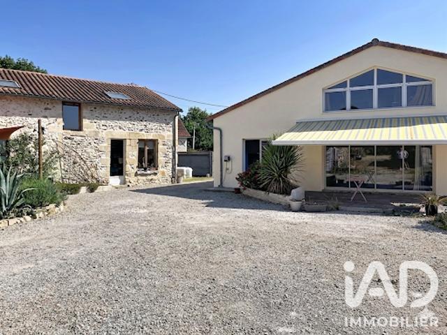 Vente Maison 9 pièces 273 m2 Archigny