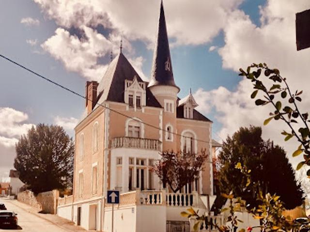 Vente Maison 9 pièces 285 m2 Néris les Bains