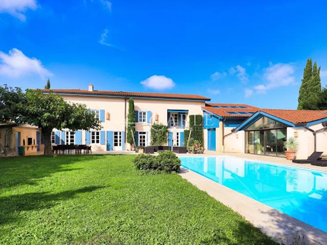 Vente Maison 9 pièces 286 m2 Saint Bonnet de Mure