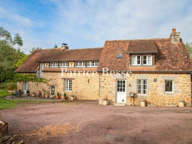 Vente Maison 9 pièces 280 m2 Bagnoles de l'Orne