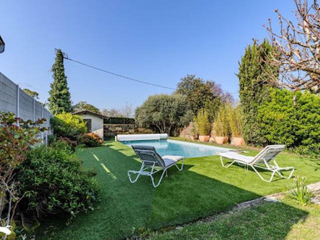 Vente Maison 9 pièces 283 m2 Galgon