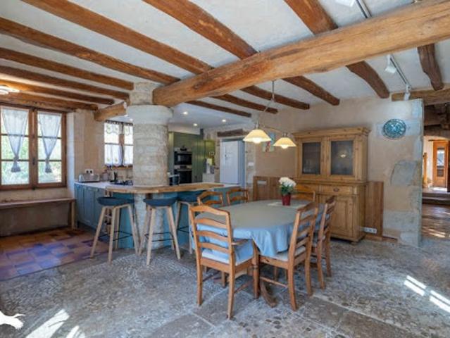 Vente Maison 7 pièces 265 m2 Nanteuil en Vallée