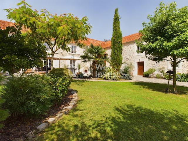 Vente Maison 9 pièces 294.45 m2 Bruyeres le chatel