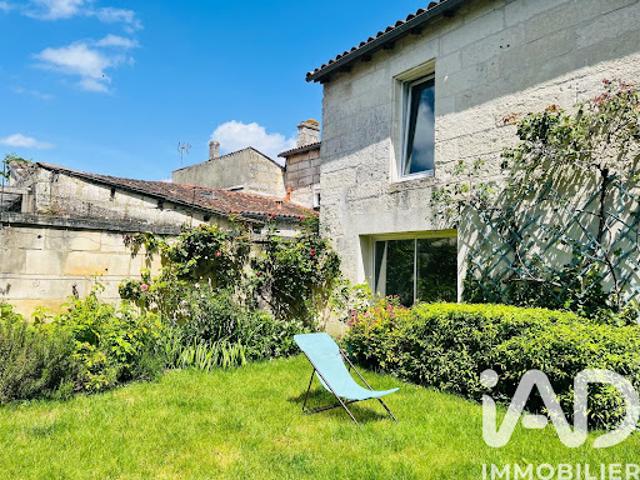 Vente Maison 9 pièces 297 m2 Saintes