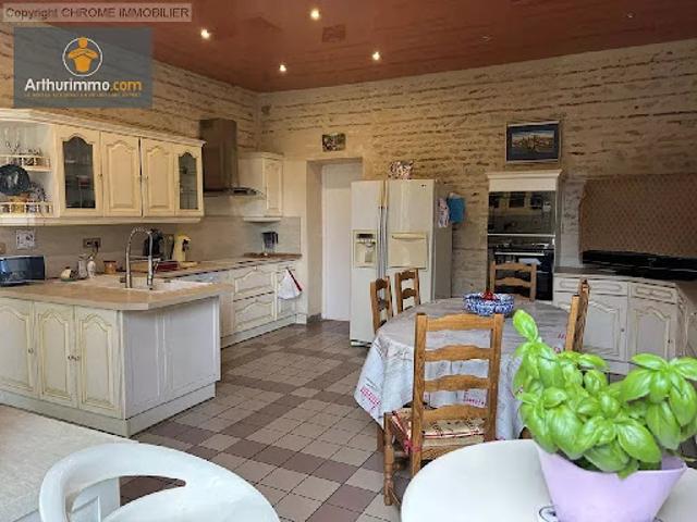 Vente Maison 9 pièces 290 m2 Casteljaloux