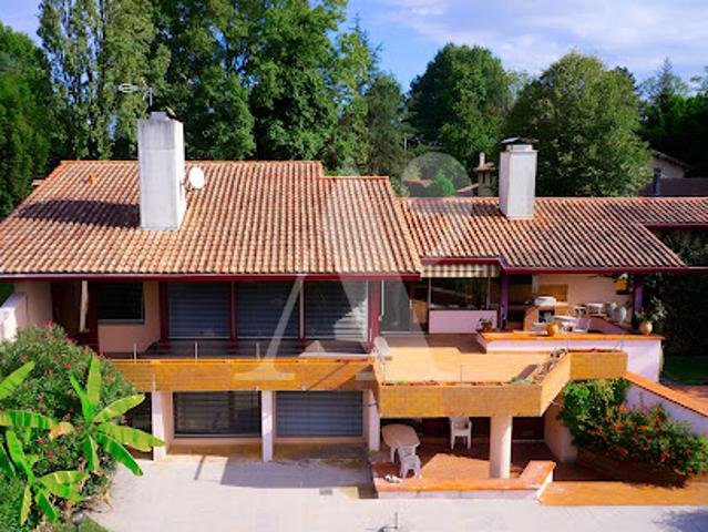 Vente Maison 9 pièces 290 m2 Peyrehorade