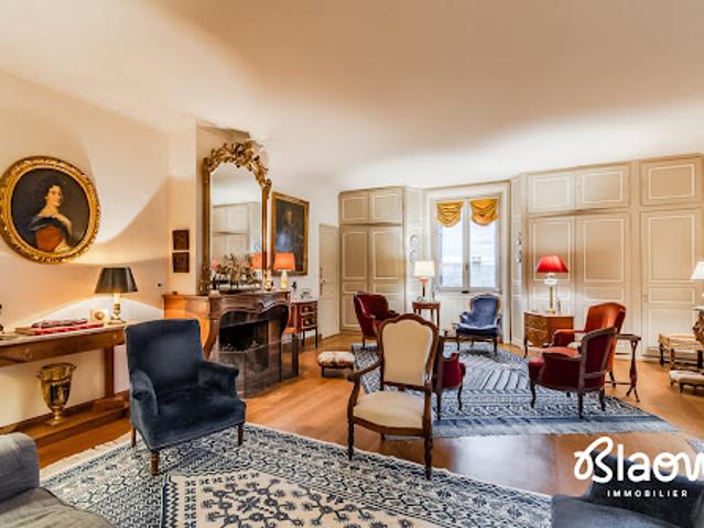 Vente Maison 9 pièces 306 m2 Saint Chamond