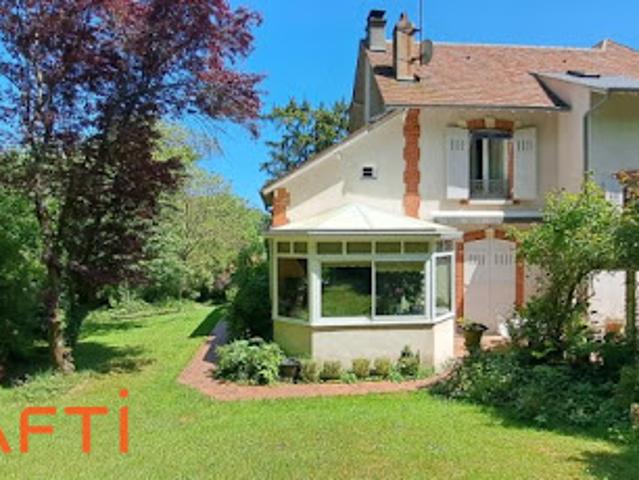 Vente Maison 9 pièces 300 m2 Ferrières en Gâtinais