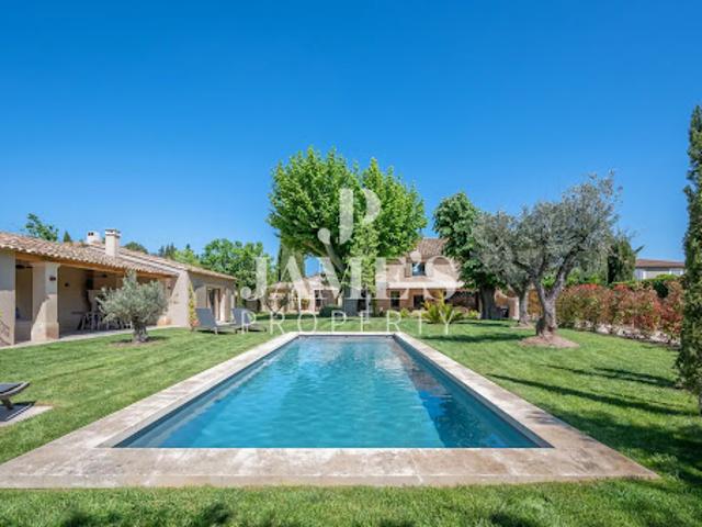 Vente Maison 9 pièces 300 m2 Paradou
