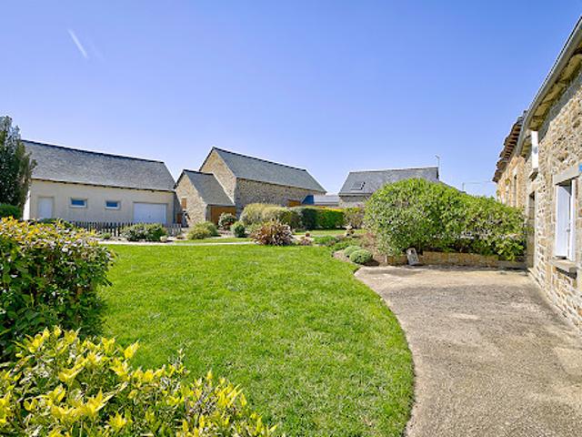Vente Maison 9 pièces 300 m2 Plestan