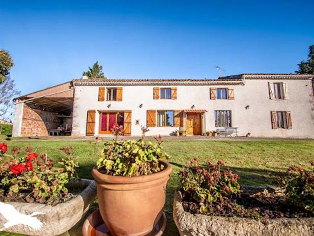 Vente Maison 9 pièces 315 m2 Mézerville