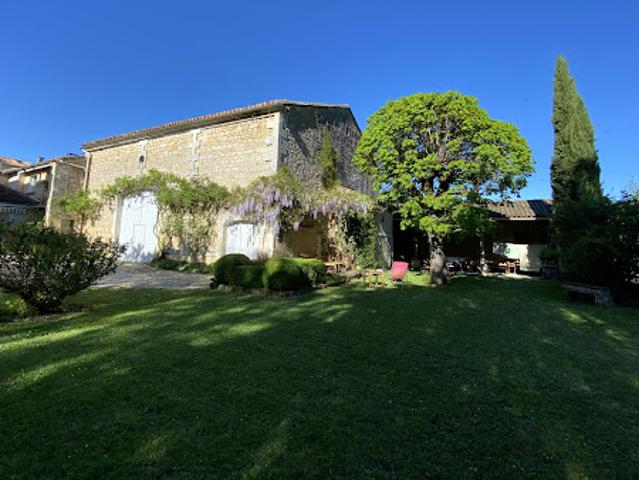 Vente Maison 9 pièces 324 m2 Magnac sur Touvre