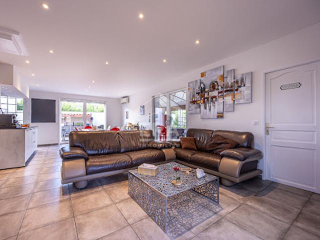 Vente Maison 9 pièces 328 m2 La Jarrie