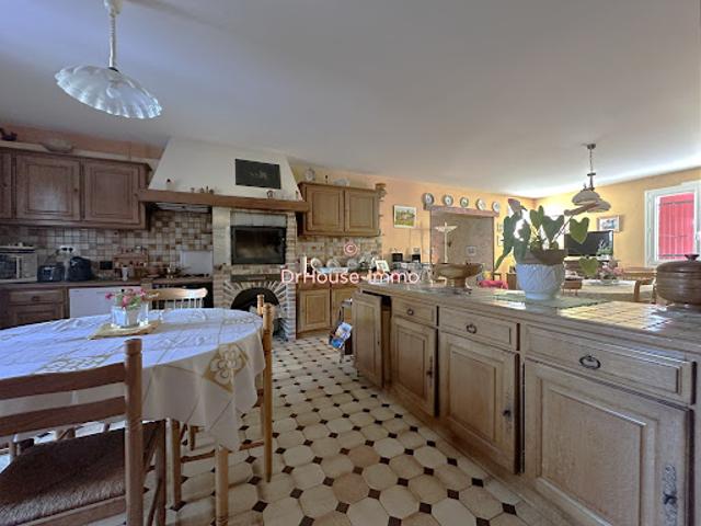 Vente Maison 9 pièces 320 m2 Jarnac