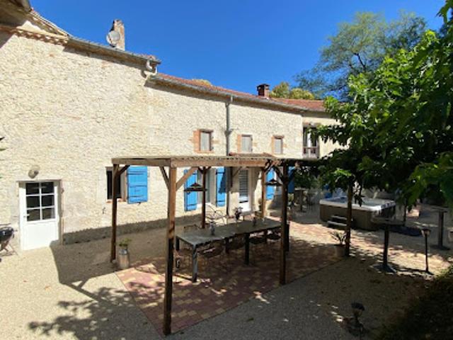 Vente Villa 9 pièces 335 m2 Astaffort