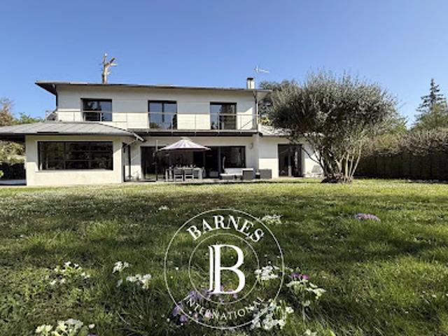 Vente Maison 9 pièces 335 m2 La Celle Saint Cloud