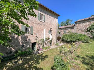 Vente Maison 9 pièces 330 m2 Vinezac