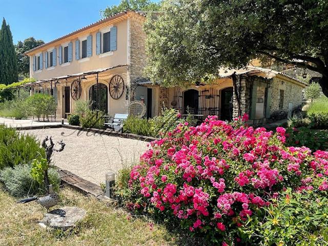 Vente Maison 9 pièces 342 m2 Gordes