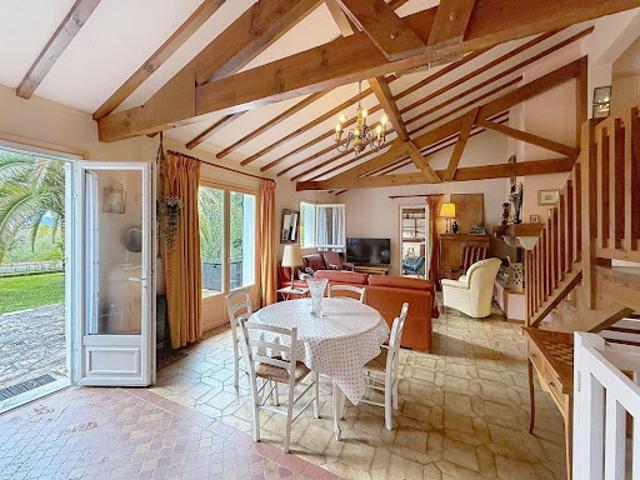 Vente Propriété 9 pièces 343.65 m2 Ustaritz